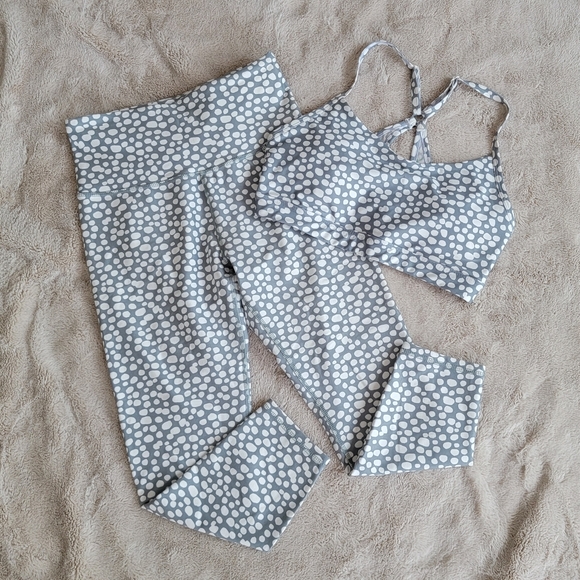 Ellie gray and white sports bra - Picture 1 of 6